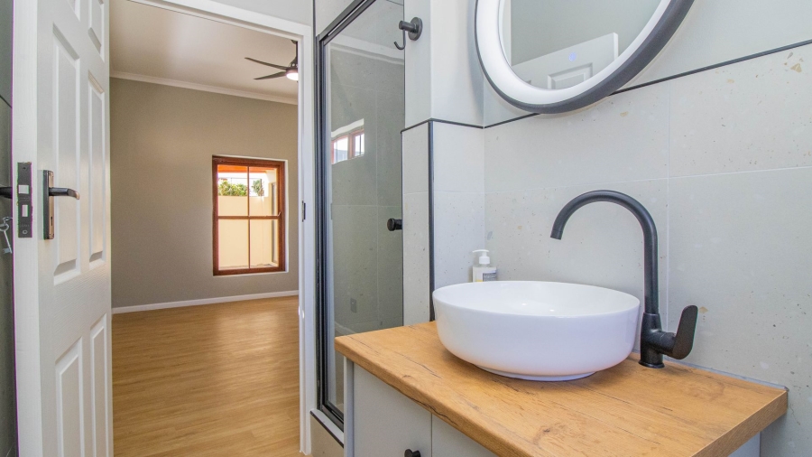 3 Bedroom Property for Sale in Sandbaai Western Cape